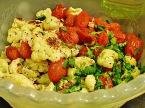 Cauliflower-Steaks-with-Roasted-Pepper-and-Tomato-Salad-pepper-and-tomato-salad
